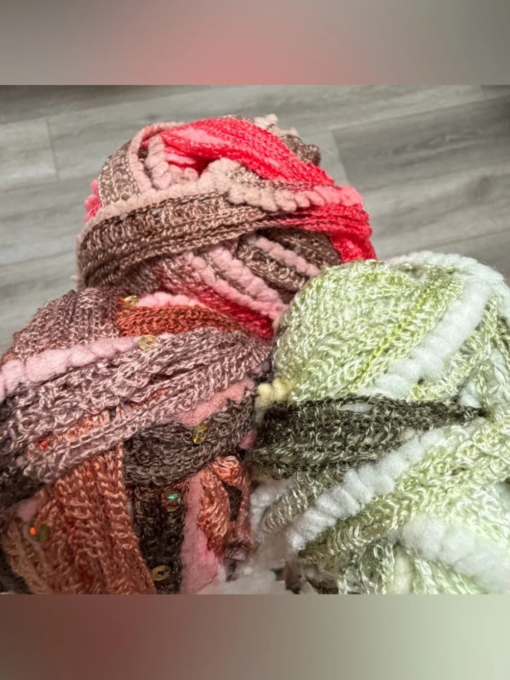 Patons Pirouette Yarn Lot 3 Ruffle Scarf Yarn Sequin Makes 3 Scarves - Picture 4 of 7